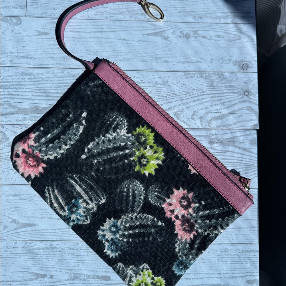 Jessica Simpson Black Cactus Print Travel Wristlet/Bag Accessory with Pink Trim